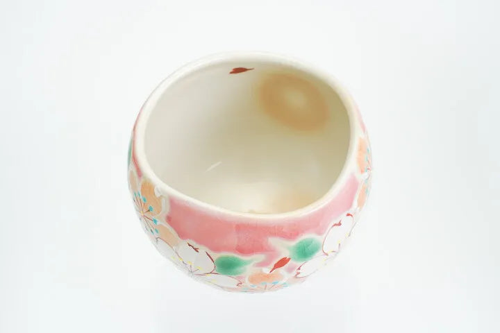 KUTANI WARE IPPUKU TEA BOWL “SAI BIYORI” SAKURA DESIGN, PINK – KOKUZŌU KILN, JAPAN