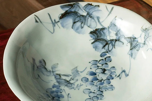 KUTANI WARE SERVING BOWL BLUE-WHITE PORCELAIN GRAPE DESIGN MASATO TANAKA