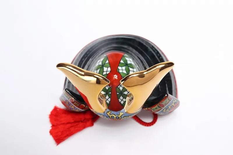 ARITA WARE EXTRA-LARGE KABUTO HELMET “SHIPPO & FLORAL ARABESQUE” / KOSUZU TOGEI