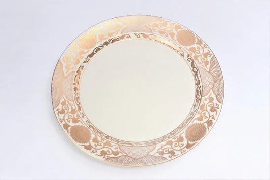 ARITA WARE CREAM-GLAZED CHRYSANTHEMUM PATTERN DINNER PLATE WITH GOLD DECORATION