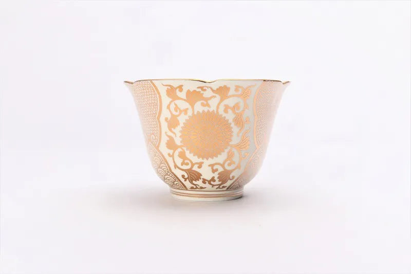 ARITA WARE TEACUP & SAUCER “CREAM GLAZE WITH GOLD CHRYSANTHEMUM DESIGN”/ TOKKO KILN