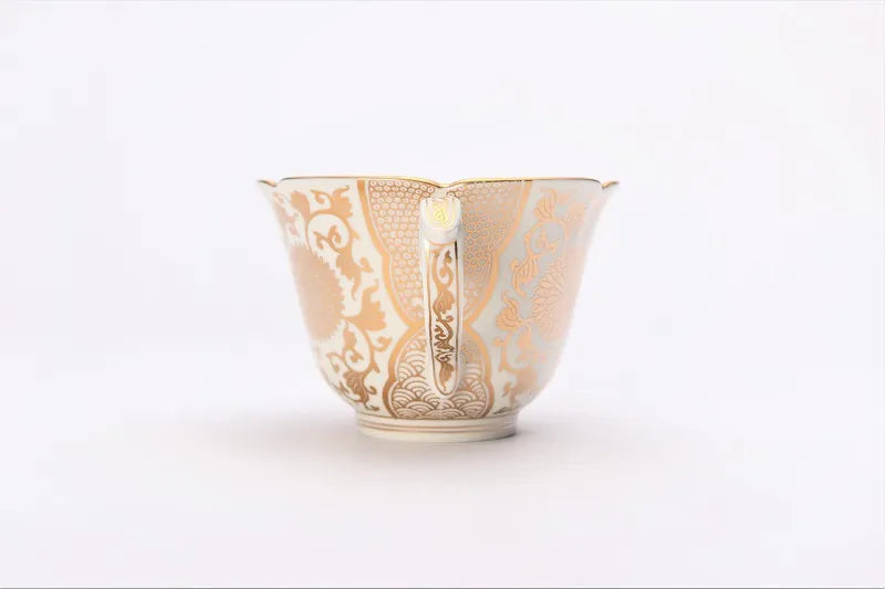 ARITA WARE TEACUP & SAUCER “CREAM GLAZE WITH GOLD CHRYSANTHEMUM DESIGN”/ TOKKO KILN