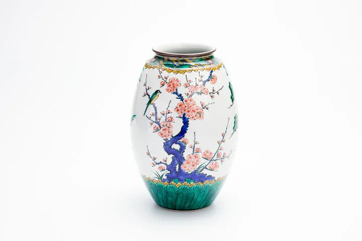 KUTANI WARE JAPANESE DECORATIVE VASE "SHOCHIKUBAI (PINE, BAMBOO AND PLUM)" / TAMEKICHI MITSUI