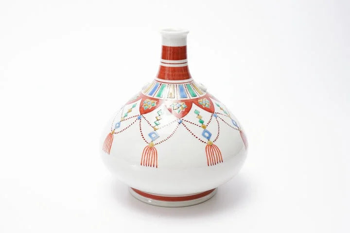 KUTANI WARE DECORATIVE PLATE - AKAE YORAKU DESIGN, TRADITIONAL JAPANESE CERAMIC ART