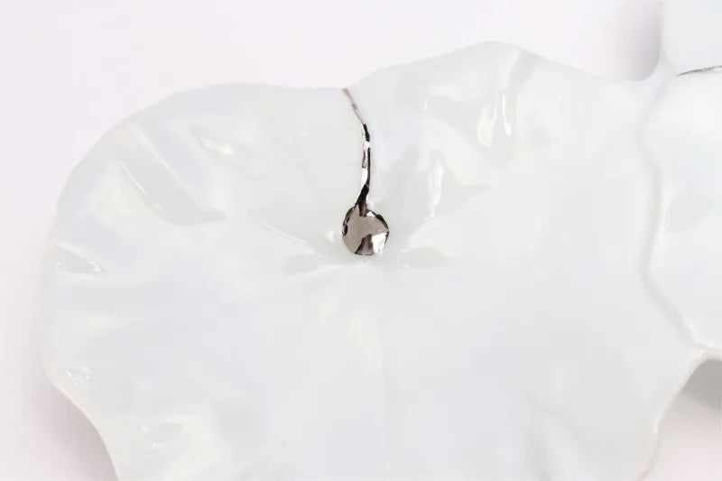 ARITA WARE WHITE PORCELAIN CONNECTED TSUWA LEAF PLATE WITH PLATINUM ACCENTS