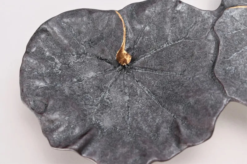 ARITA WARE BLACK GLAZED CONNECTED TSUWA LEAF PLATE WITH GOLD BRUSHSTROKE ACCENTS / FUKUSEN KILN