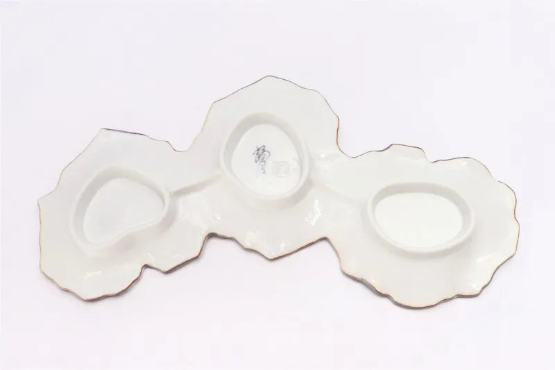 ARITA WARE BLACK GLAZED CONNECTED TSUWA LEAF PLATE WITH GOLD BRUSHSTROKE ACCENTS / FUKUSEN KILN