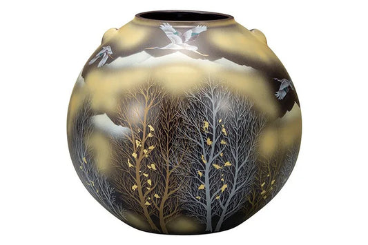 TRADITIONAL KUTANI WARE FLOWER VASE-KINUN CRANE AND TREE MOTIF