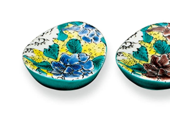 KUTANI WARE PAIR CHOPSTICK RESTS – YOSHIDAYA STYLE PEONY