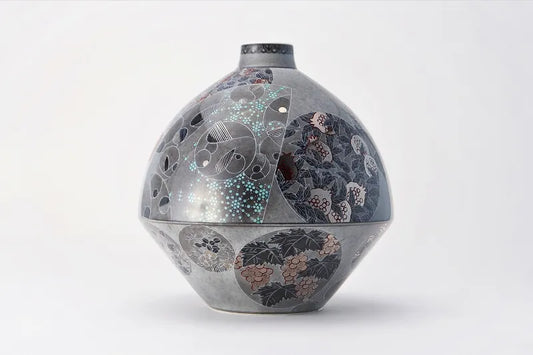 ARITA WARE VASE “IROE USUZUMI SUMI-HAJIKI SHIKI KABUN” BY 14TH GENERATION IMAEMON
