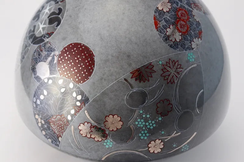 ARITA WARE VASE “IROE USUZUMI SUMI-HAJIKI SHIKI KABUN” BY 14TH GENERATION IMAEMON