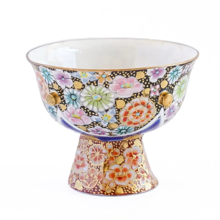 JAPANESE KUTANI SAKE CUP – HANA-TSUME FLORAL GOLD DECORATION BY ARTIST TAKAFUMI TAKA
