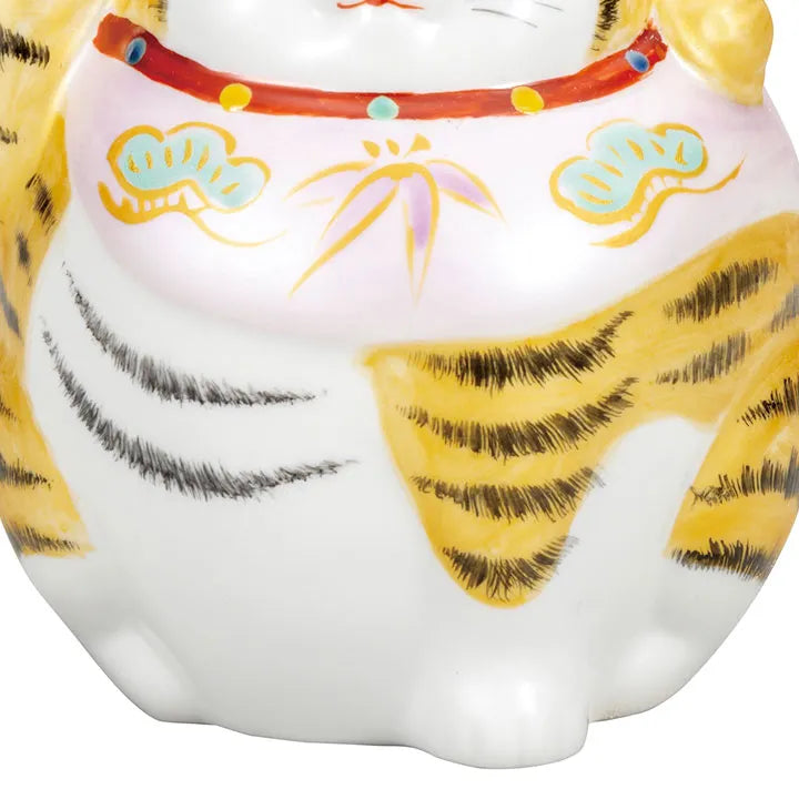 KUTANI WARE FUKU-FUKU LUCKY CAT – GOLD DETAILING