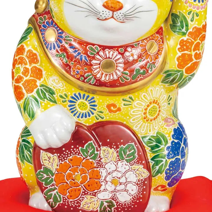 KUTANI JAPANESE LUCKY CAT (MANEKI NEKO) HOLDING A KOBAN COIN WITH YELLOW DECORATION