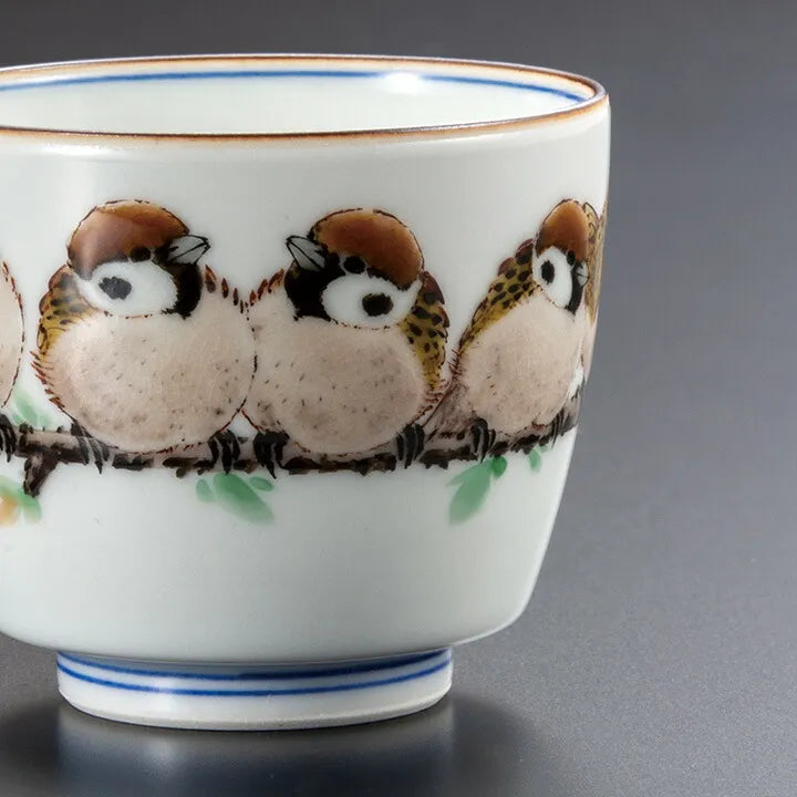 JAPANESE KUTANI GUINOMI SAKE CUP – SPARROWS IN FLIGHT MOTIF, HAND-PAINTED BY TOSHITO NAKAMURA
