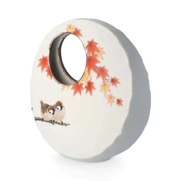 ROUND WINDOW DESIGN WITH THREE SPARROWS AND AUTUMN MAPLE LEAVES JAPANESE KUTANI FLOWER VASE / TOSHITO NAKAMURA