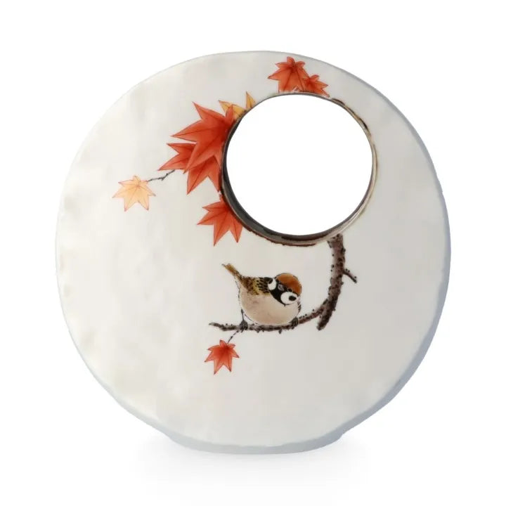 ROUND WINDOW DESIGN WITH THREE SPARROWS AND AUTUMN MAPLE LEAVES JAPANESE KUTANI FLOWER VASE / TOSHITO NAKAMURA