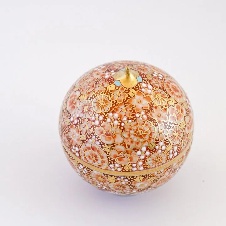 KUTANI WARE GYOKUKO (AKIE KINRAN HANAZUME MON) /TOSHIFUMI TAKA