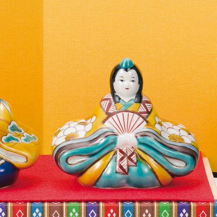 KUTANI WARE SEATED HINA DOLLS YOSHIDAYA STYLE SHOCHIKUBAI / TAKAYUKI HASEGAWA
