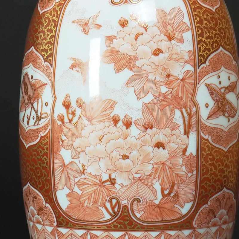 KUTANI WARE JAPANESE FLOWER VASE – “MITSUMADORI” PANEL DESIGN BY BUZAN FUKUSHIMA