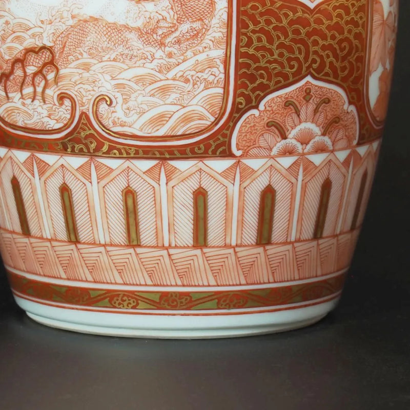 KUTANI WARE JAPANESE FLOWER VASE – “MITSUMADORI” PANEL DESIGN BY BUZAN FUKUSHIMA