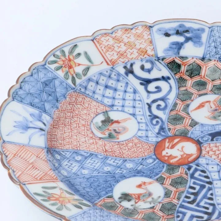 KUTANI WARE FLAT MUKOZUKE PLATE – IROE MARUMON SHONZUI STYLE BY CHOZA YAMAMOTO | JAPANESE HAND-PAINTED SERVING DISH | WOODEN BOX INCLUDED