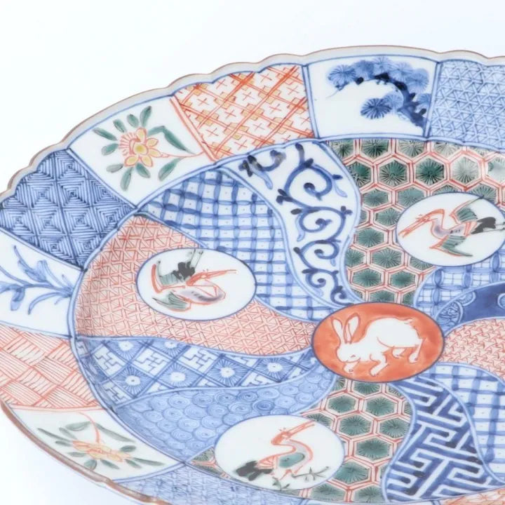 KUTANI WARE SERVING PLATE – IROE MARUMON SHONZUI STYLE / CHOZA YAMAMOTO (WOODEN BOX INCLUDED)
