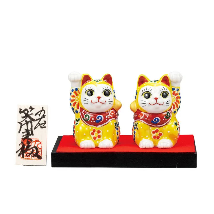 KUTANI WARE PAIR MANEKI NEKO – LUCKY CAT FIGURINES WITH YELLOW EMBELLISHMENT, DISPLAY STAND, CLOTH, AND NAMEPLATE