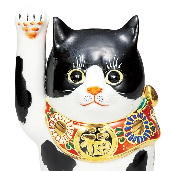 KUTANI WARE LUCKY CAT ‘KURO-BUCHI’ – HAND-PAINTED MANEKI NEKO (BLACK SPOTS)