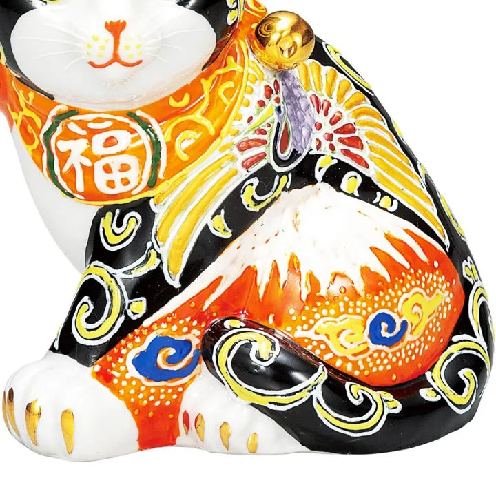 JAPANESE KUTANI PORCELAIN MANEKI NEKO – AKA FUJI AND CRANE MOTIF