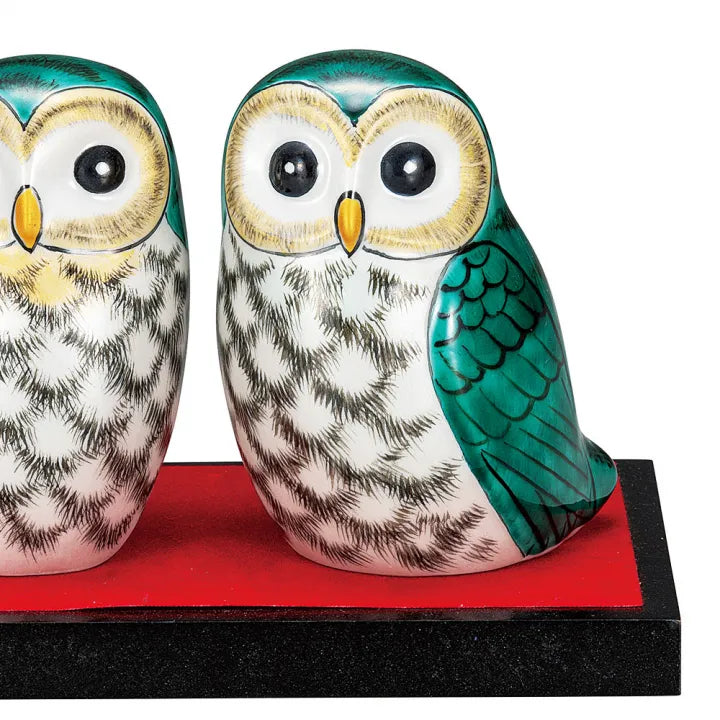 KUTANI JAPANESE PAIR OF OWLS FIGURINE GREEN GLAZE DECORATION (WITH STAND, MAT, AND NAMEPLATE INCLUDED)