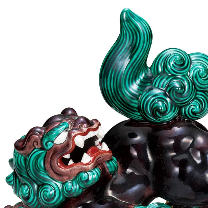 JAPANESE KUTANI PORCELAIN MOON-GAZING GUARDIAN LION – COCHI-STYLE GLAZE