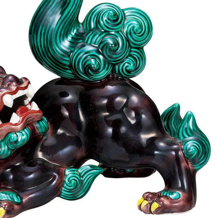 JAPANESE KUTANI PORCELAIN MOON-GAZING GUARDIAN LION – COCHI-STYLE GLAZE