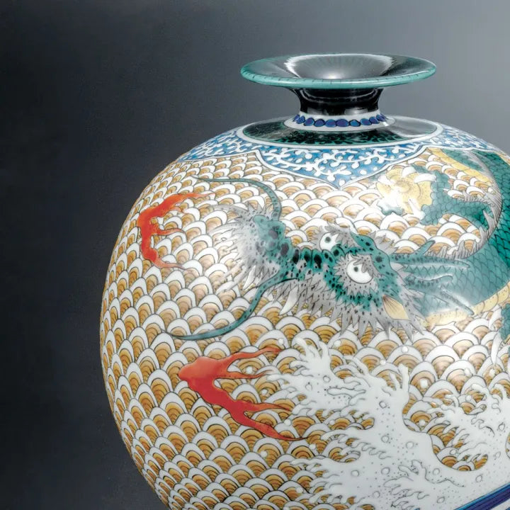 KUTANI WARE VASE “AOTE RYŪJIN” (BLUE-GLAZED DRAGON GOD) HAND-PAINTED BY YOSHINORI FUKUDA | WITH PAULOWNIA WOOD BOX (WITH RIBBON THREADING)