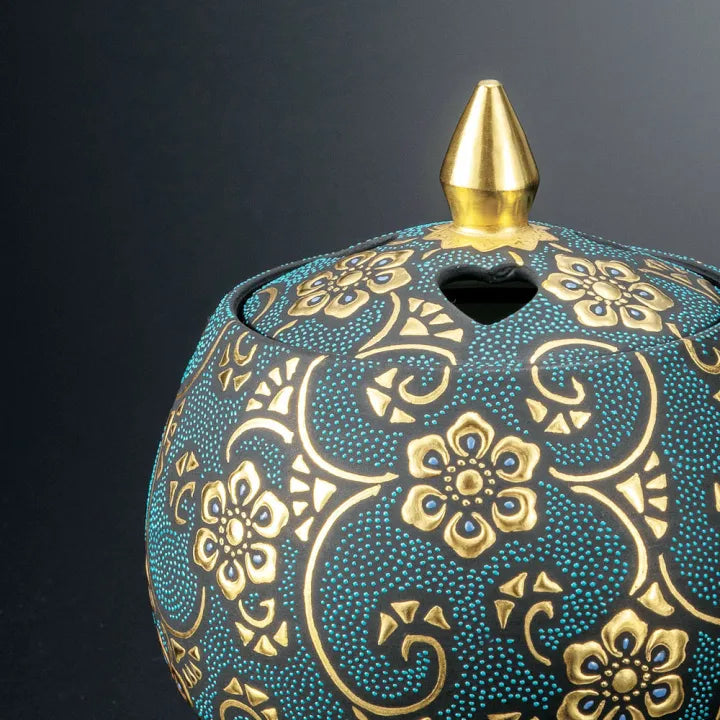 KUTANI WARE INCENSE BURNER WITH AOCHIBU & RAISED GOLD “HŌSŌGE ARABESQUE” BY KINGYOKU NAKATA|PAULOWNIA BOX