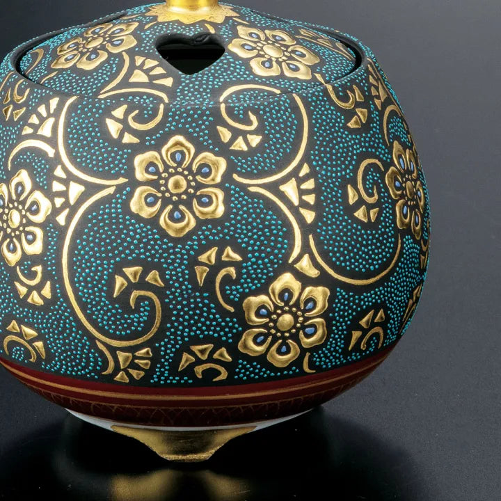 KUTANI WARE INCENSE BURNER WITH AOCHIBU & RAISED GOLD “HŌSŌGE ARABESQUE” BY KINGYOKU NAKATA|PAULOWNIA BOX