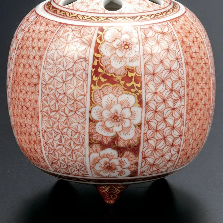 KUTANI JAPANESE INCENSE BURNER DELICATE AKAE FLORAL PATTERN / REIKO FUKUSHIMA