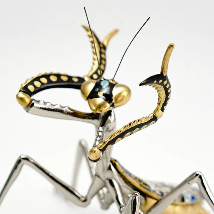 KUTANI WARE MANTIS FIGURINE – BY TAKAFUMI TAKA, JAPANESE PORCELAIN ART