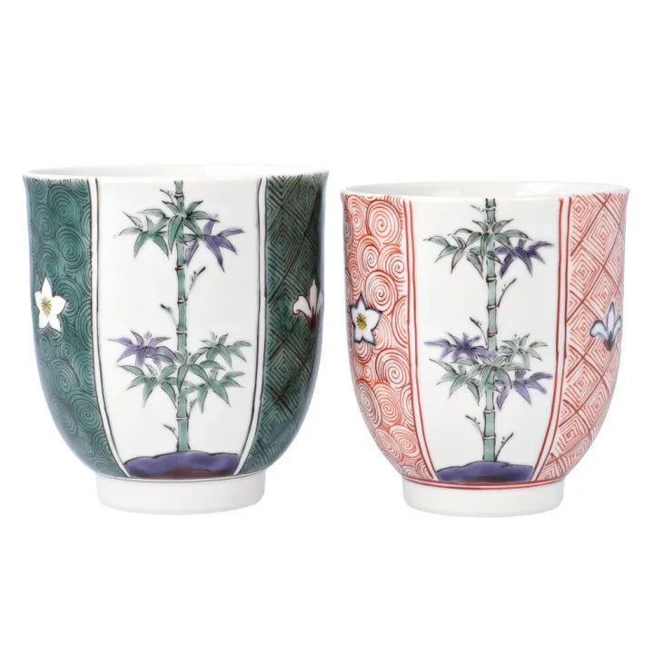 KUTANI WARE MEOTO SET “WARITAKE SHOCHIKUBAI (PINE, BAMBOO & PLUM)”