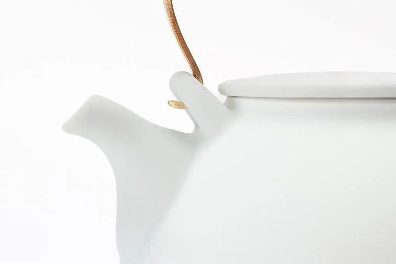 ARITA PORCELAIN WHITE PORCELAIN BLAST TEAPOT (LARGE) – RISOGAMA KILN