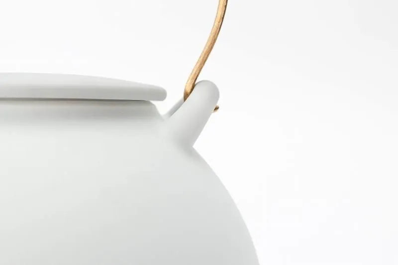 ARITA PORCELAIN WHITE PORCELAIN BLAST TEAPOT (LARGE) – RISOGAMA KILN
