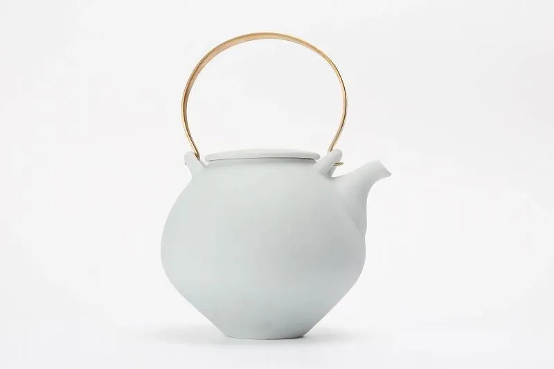 ARITA PORCELAIN WHITE PORCELAIN BLAST TEAPOT (LARGE) – RISOGAMA KILN