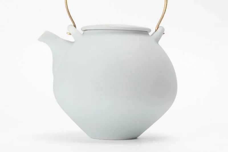 ARITA PORCELAIN WHITE PORCELAIN BLAST TEAPOT (LARGE) – RISOGAMA KILN