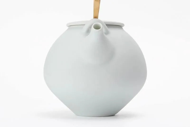 ARITA PORCELAIN WHITE PORCELAIN BLAST TEAPOT (LARGE) – RISOGAMA KILN