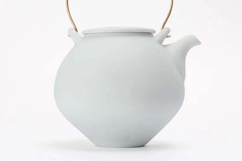 ARITA PORCELAIN WHITE PORCELAIN BLAST TEAPOT (LARGE) – RISOGAMA KILN