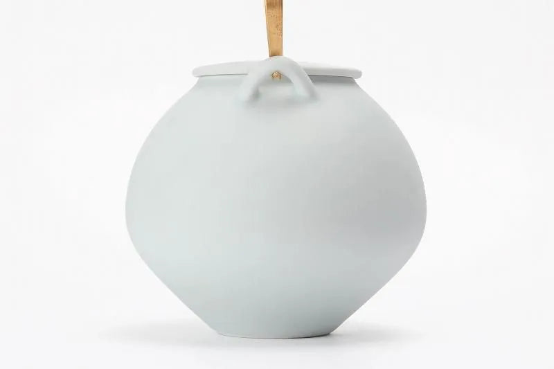 ARITA PORCELAIN WHITE PORCELAIN BLAST TEAPOT (LARGE) – RISOGAMA KILN