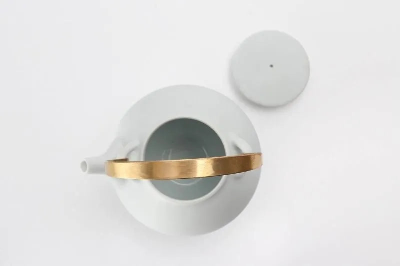 ARITA PORCELAIN WHITE PORCELAIN BLAST TEAPOT (LARGE) – RISOGAMA KILN