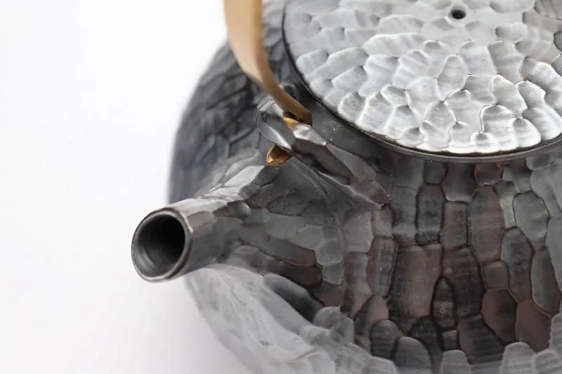 JAPANESE ARITA PORCELAIN SMALL TEAPOT – ANTIQUE SILVER HAMMERED FINISH BY RISOGAMA