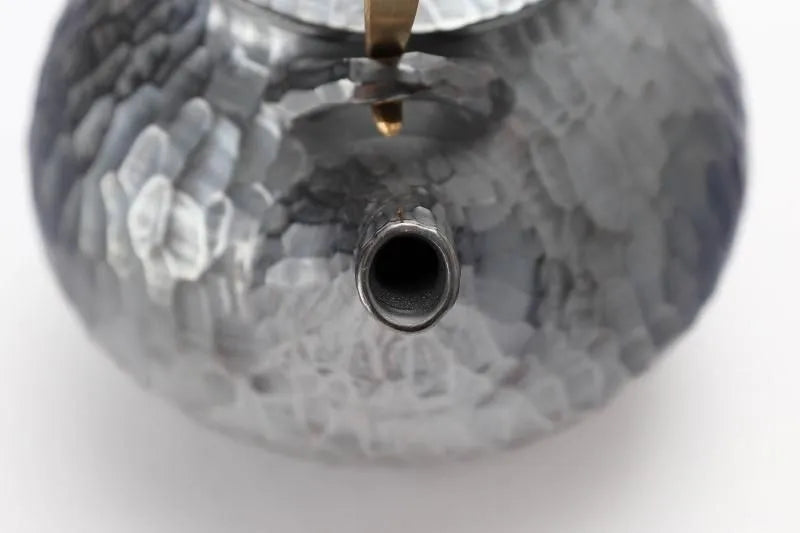 JAPANESE ARITA PORCELAIN SMALL TEAPOT – ANTIQUE SILVER HAMMERED FINISH BY RISOGAMA