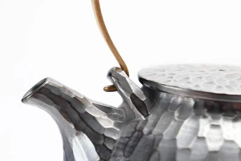 JAPANESE ARITA PORCELAIN SMALL TEAPOT – ANTIQUE SILVER HAMMERED FINISH BY RISOGAMA